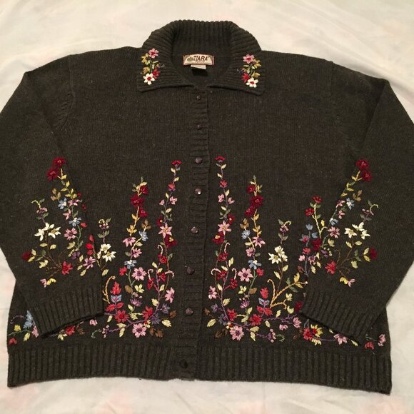 Vintage Tiara International Embroidered Floral Cardigan PM Grannycore PETITE MED - Picture 2 of 5